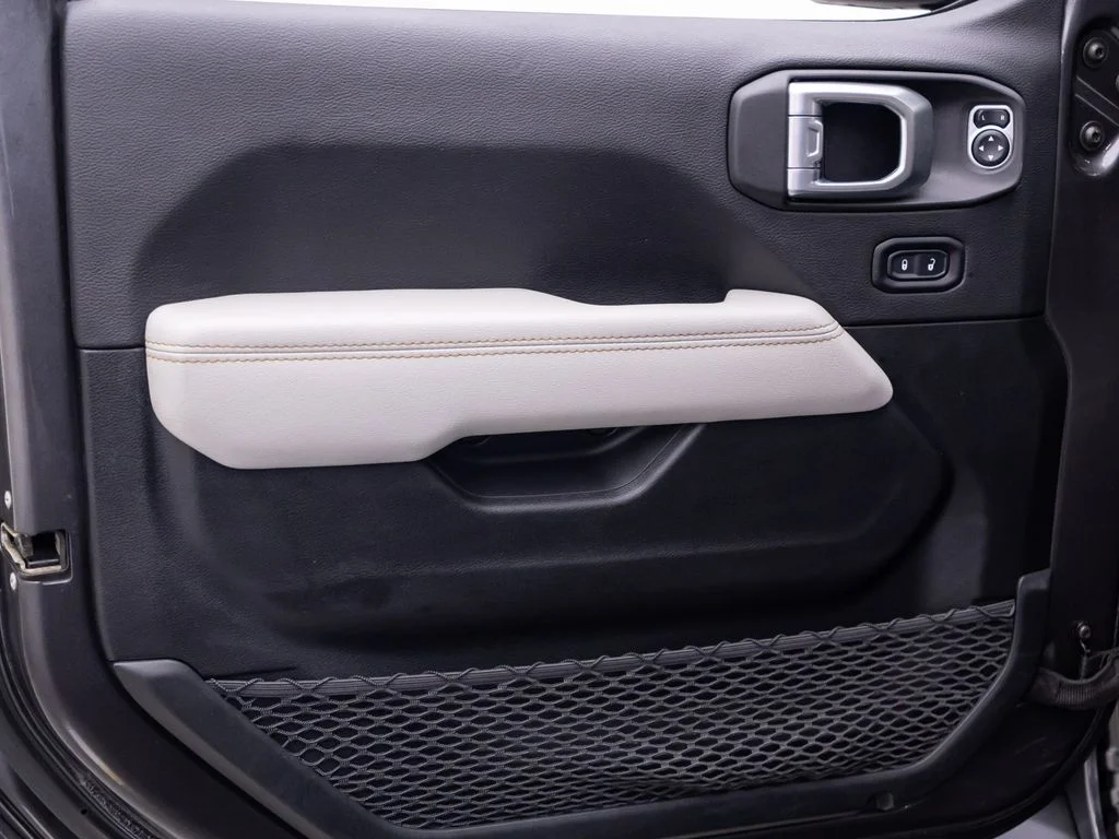 Used 2021 Gray Jeep High Altitude image 15