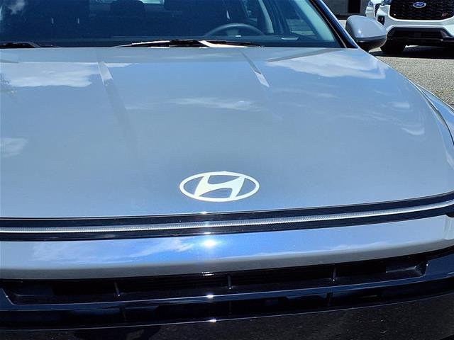 Used 2024  Hyundai  image 13