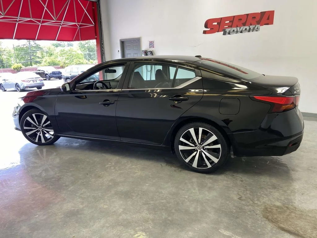Used 2021 Black Nissan 2.5 SR image 6