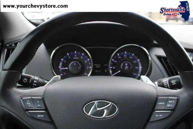 Used 2011 Black Hyundai SE image 21