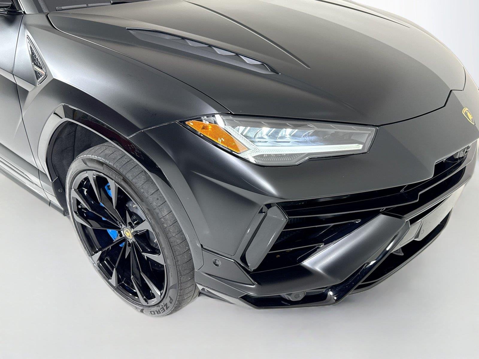 Used 2024 Nero Noctis Metallic Lamborghini S image 41