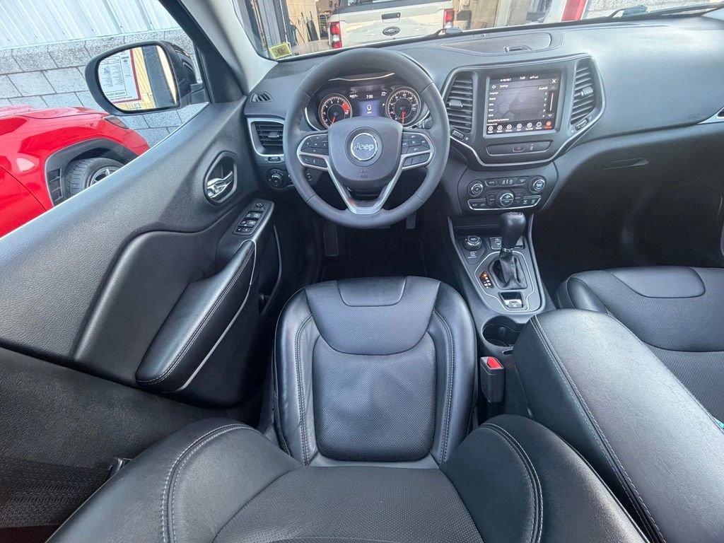 Used 2022 Bright White Clearcoat Jeep Latitude Lux image 10