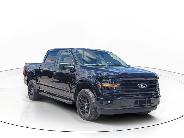 Used 2024 Black Ford XLT image 3