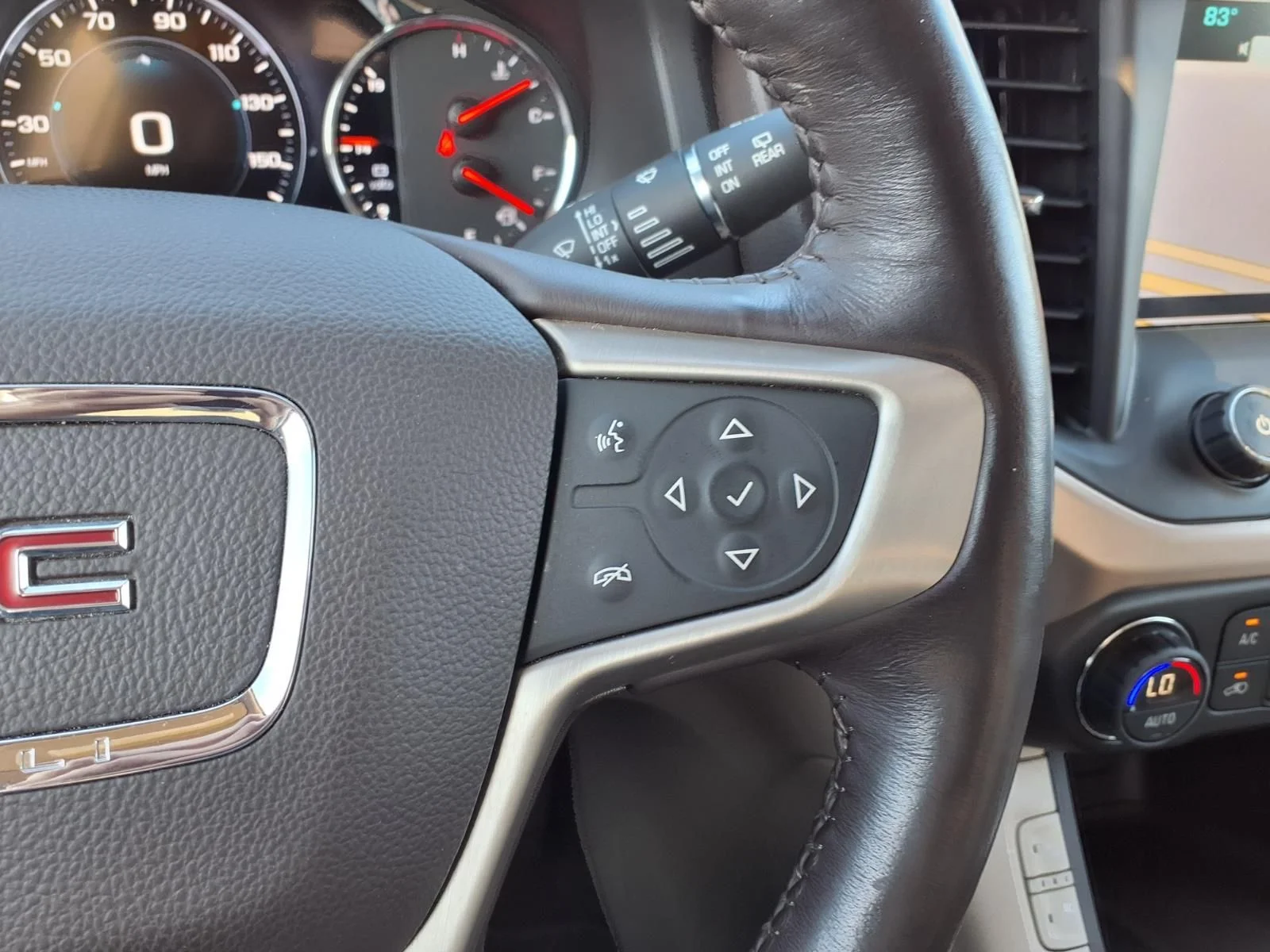 Used 2017 White GMC Denali image 24