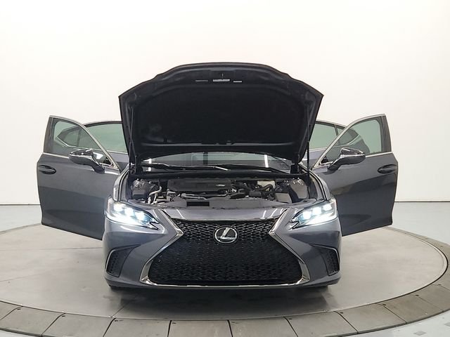 Used 2024 Gray Lexus 300h F SPORT Handling image 10