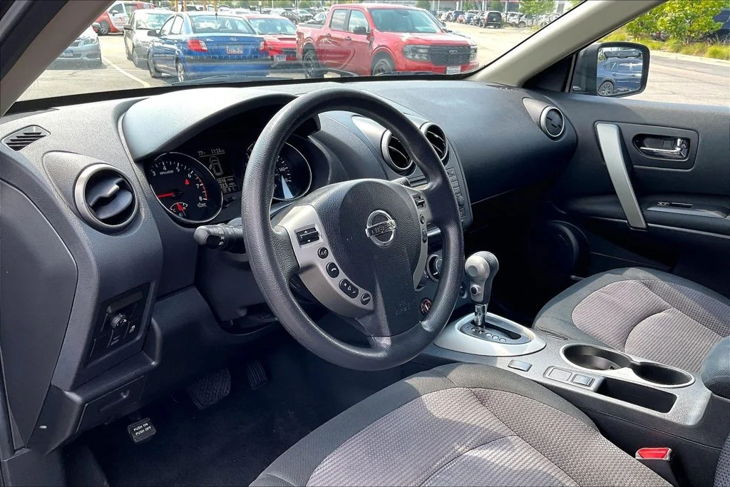 Used 2013 Black Nissan SV image 18