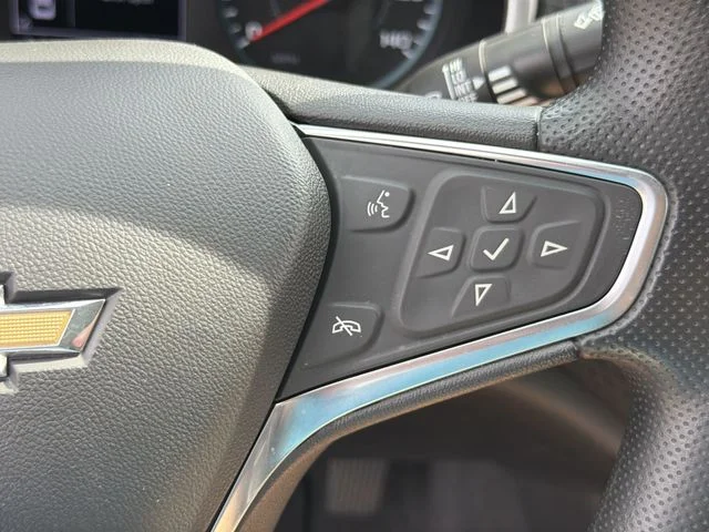 Used 2025 Gray Chevrolet LT image 28