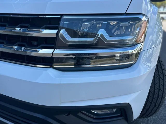Used 2019 White Volkswagen 3.6L V6 SE image 9