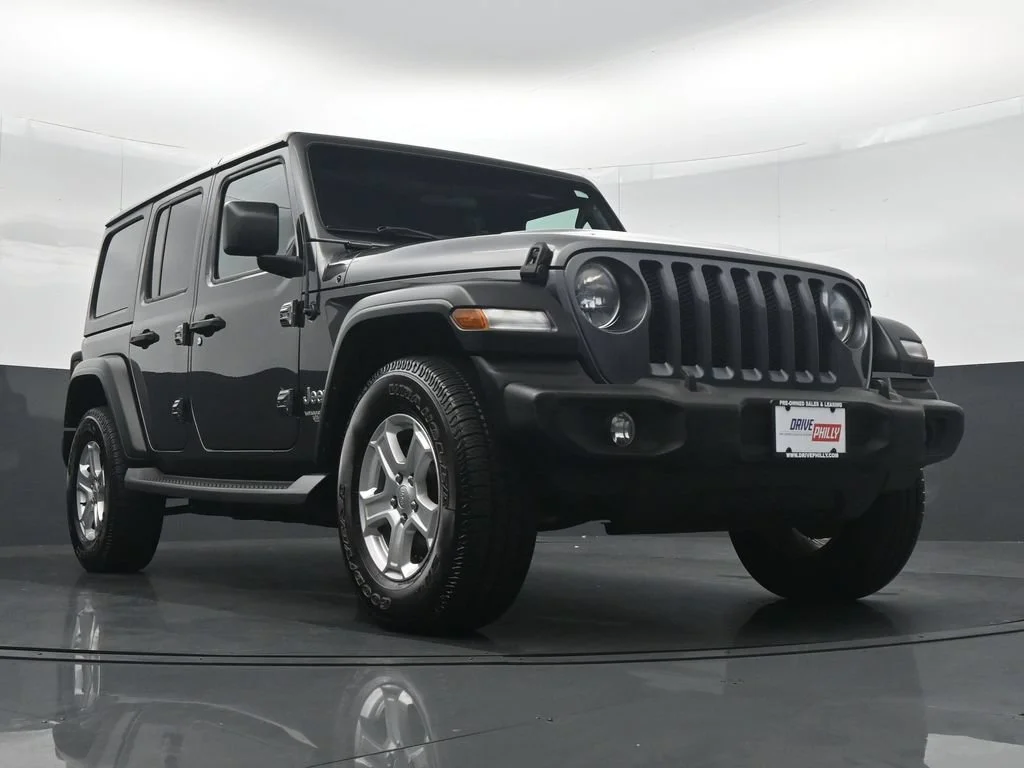 Used 2018 Gray Jeep Unlimited Sport S image 33