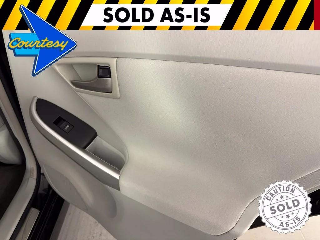 Used 2014 Black Toyota Two image 32