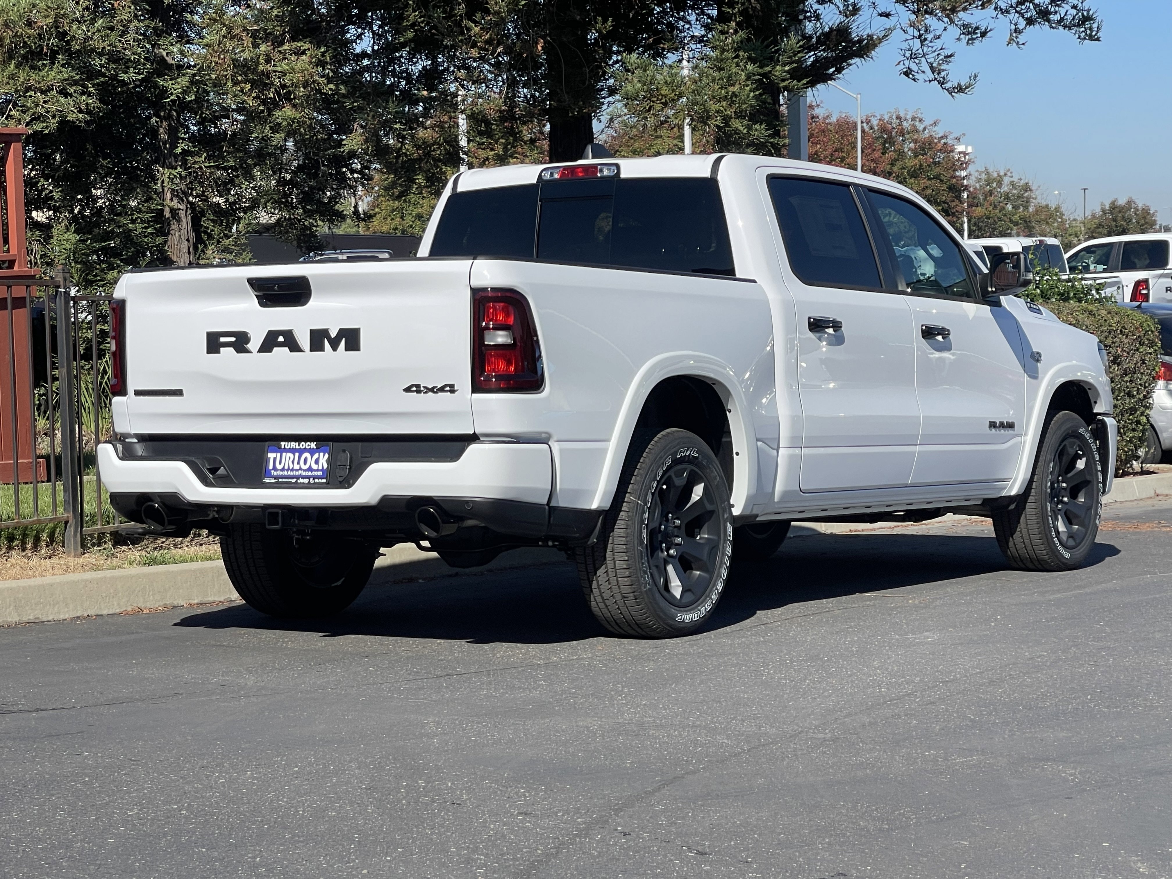 New 2026 Bright White Clear-Coat Exterior Paint RAM Big Horn/Lone Star image 9