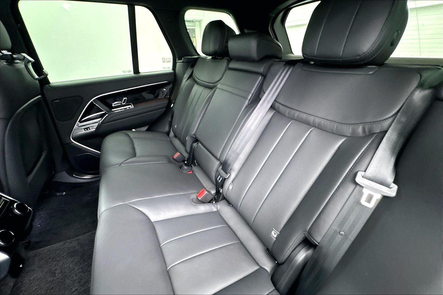 New 2026  Land Rover SE image 10