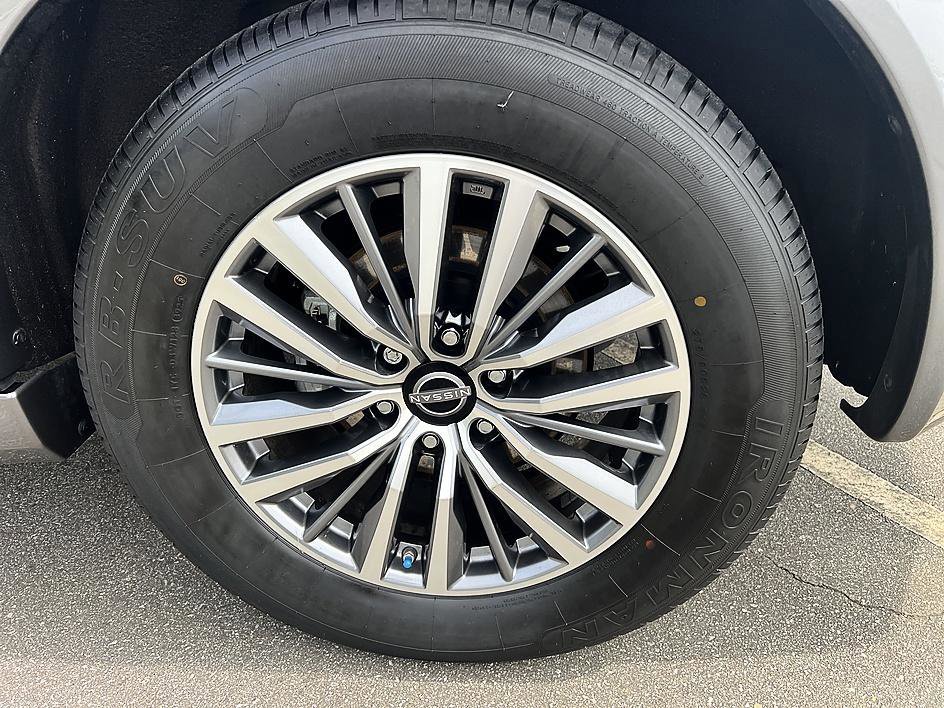 Used 2022 Gun Metallic Nissan SL image 10