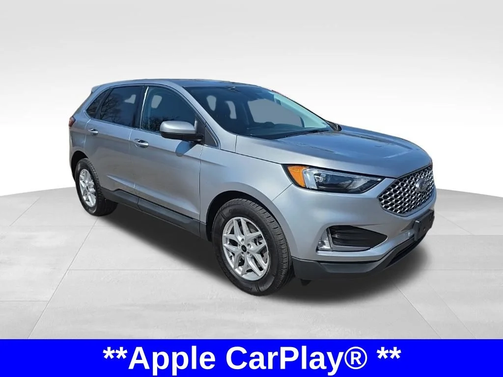 Used 2023 Silver Metallic Ford SEL image 3