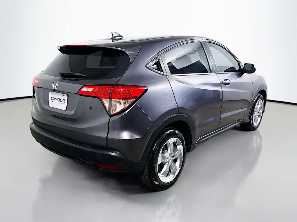 Used 2017 Modern Steel Metallic Honda LX image 7