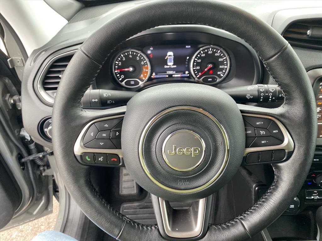 Used 2022 Sting-Gray Clearcoat Jeep Latitude image 10