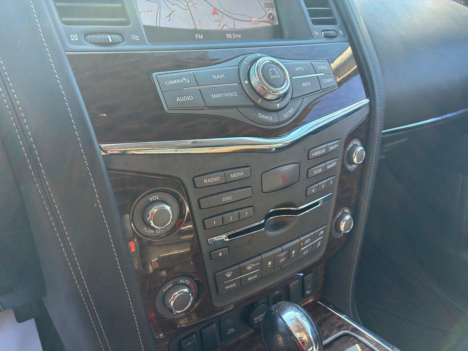 Used 2020 Super Black Nissan SL image 20
