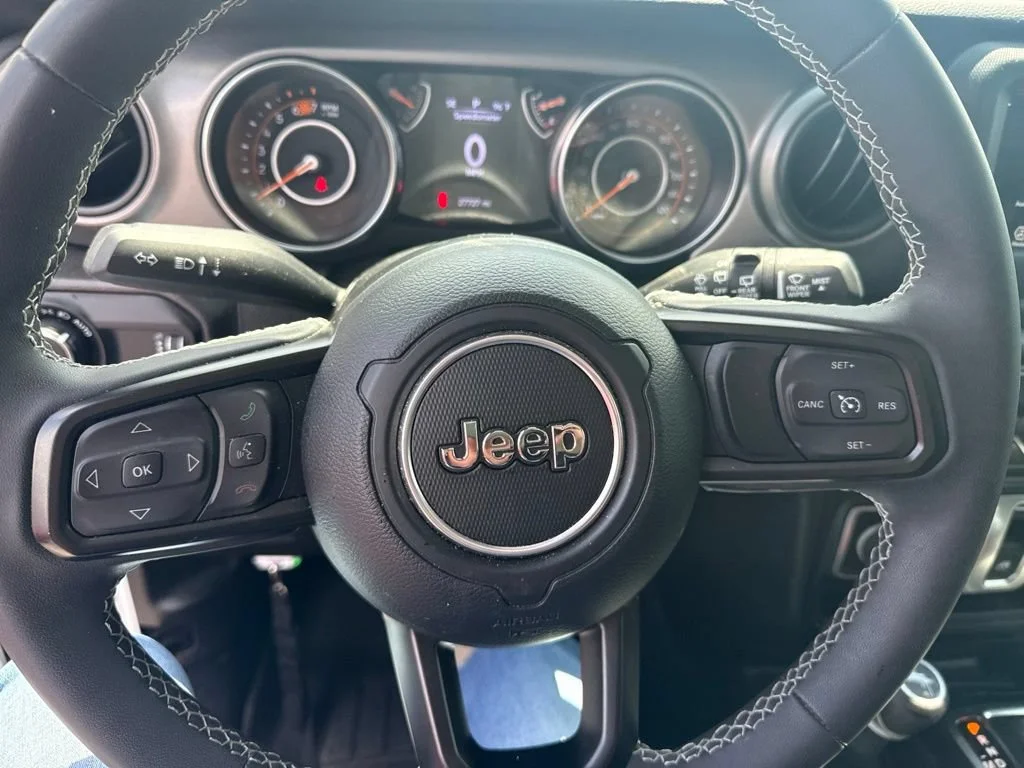Used 2023 Bright White Clearcoat Jeep Freedom image 2