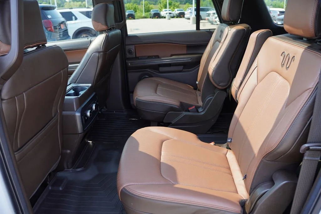 Used 2023 White Ford King Ranch image 17