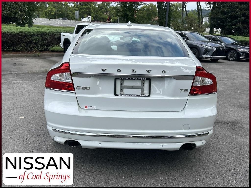 Used 2016 White Volvo T5 image 6