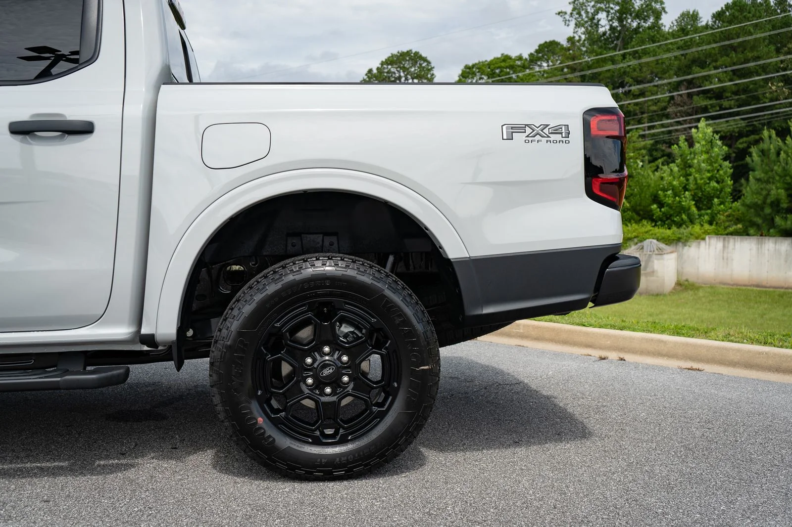 New 2026 Avalanche Ford XLT image 6