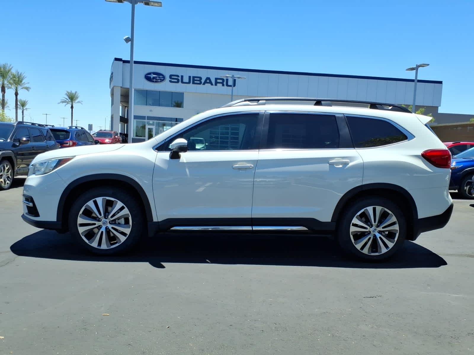 Used 2020 Crystal White Pearl Subaru Limited image 4