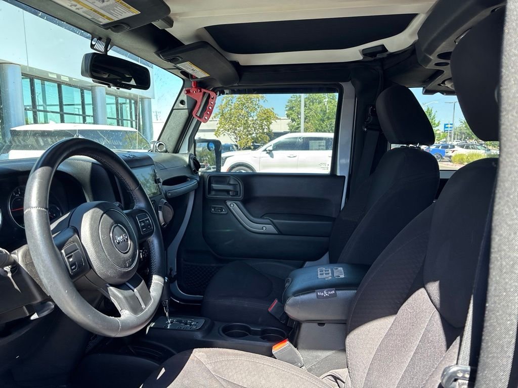 Used 2014 Gray Jeep Sport image 36