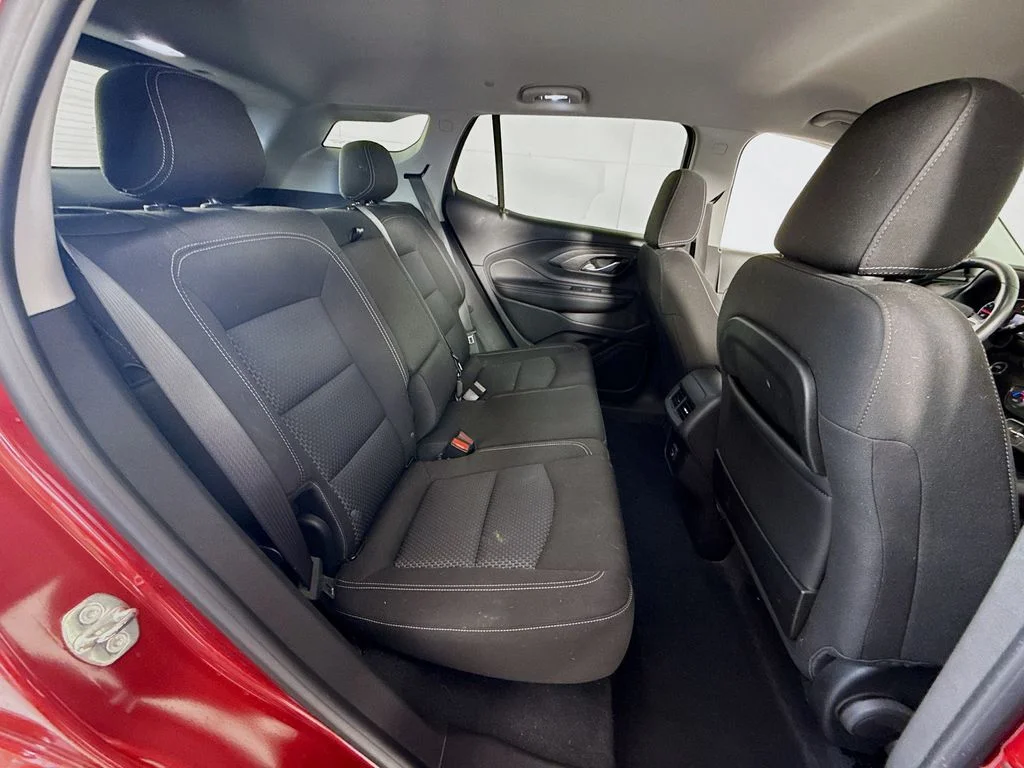 Used 2022 Cayenne Red Tintcoat GMC SLE image 6
