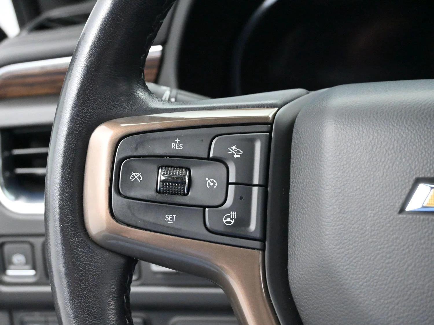 Used 2022 Black Chevrolet High Country image 22
