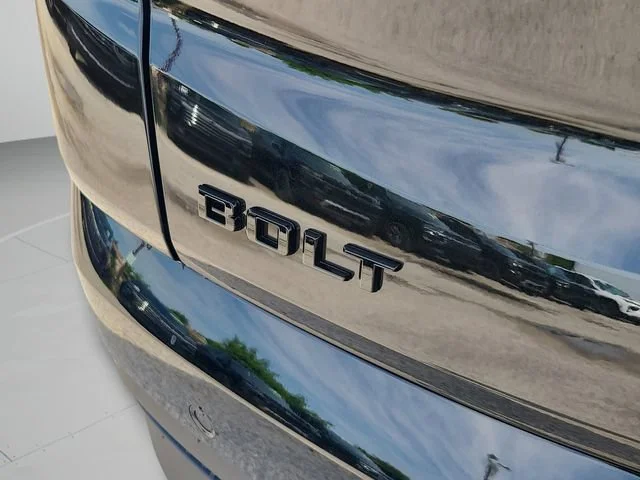 New 2027 Mosaic Black Metallic Chevrolet LT image 29