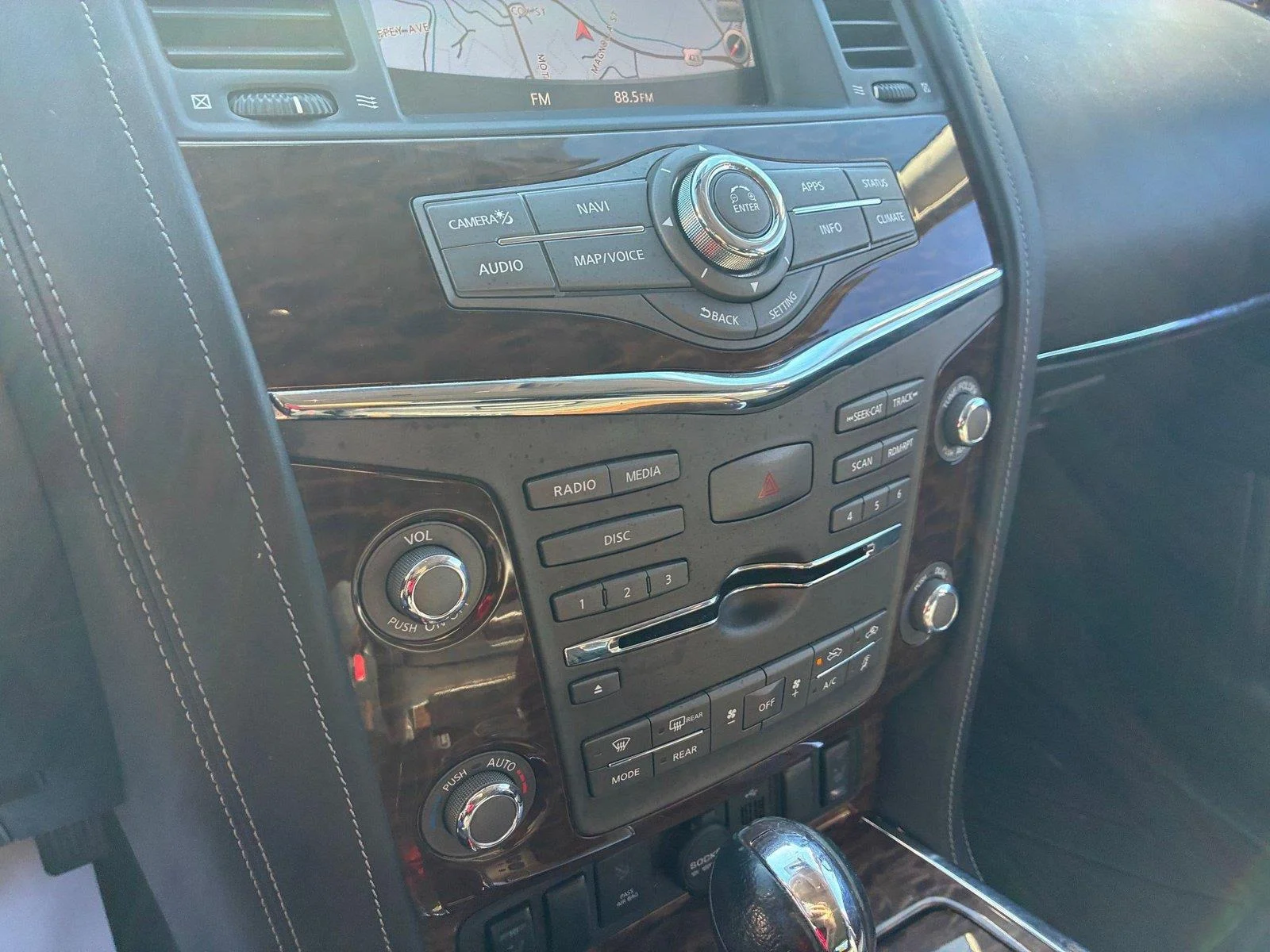 Used 2020 Super Black Nissan SL image 20