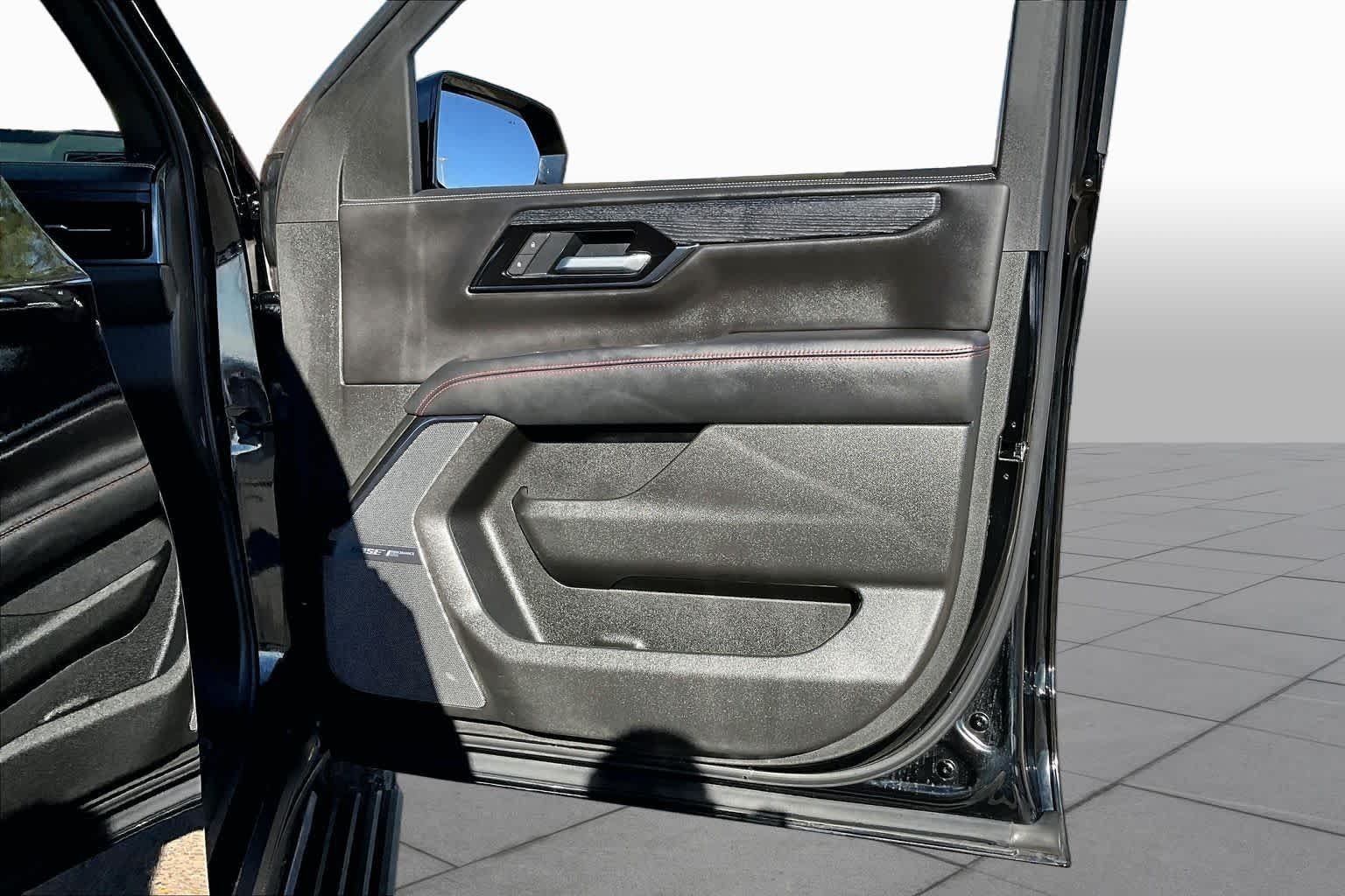Used 2026 Onyx Black GMC AT4 Ultimate image 22