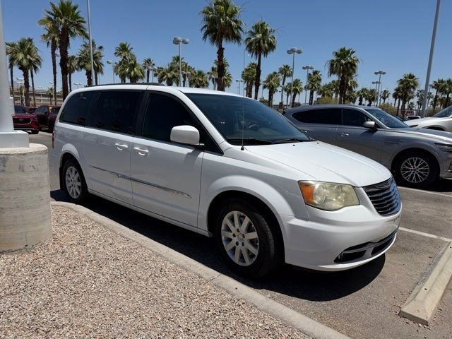 Used 2014 Bright White Clearcoat Chrysler Touring image 2