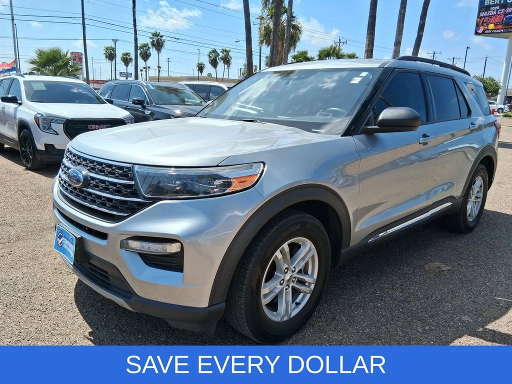 Used 2023 Silver Ford XLT image 3