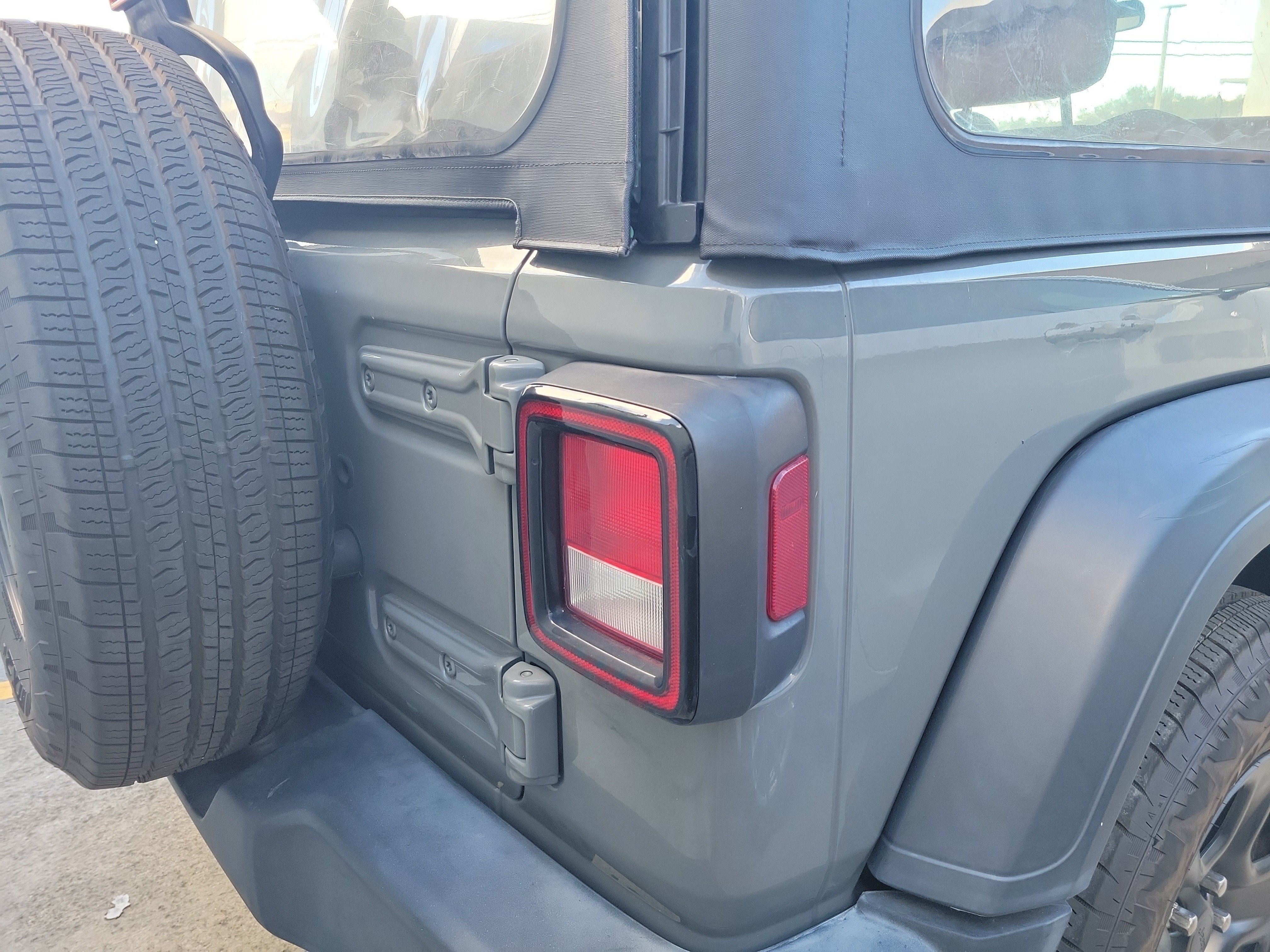 Used 2020 Sting-Gray Clearcoat Jeep Sport image 10