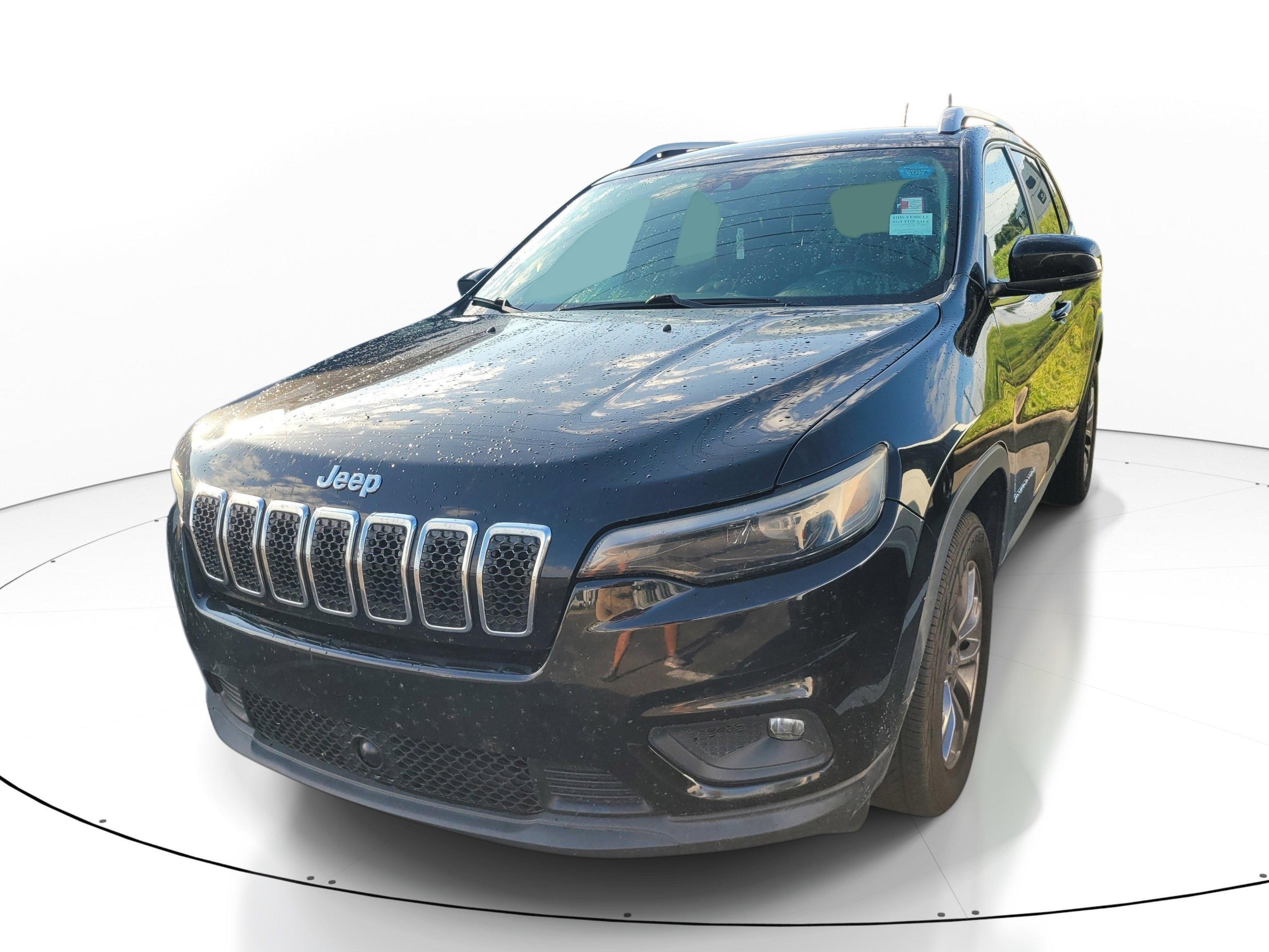 Used 2021 Diamond Black Crystal Pearlcoat Jeep Latitude Lux image 3
