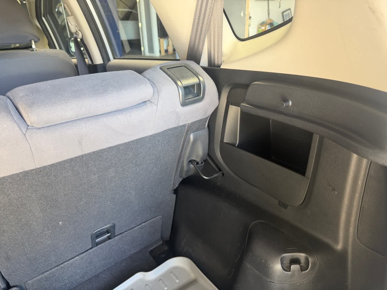 Used 2013 Taffeta White Honda  image 40