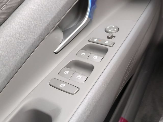 New 2026 White Hyundai SE image 44