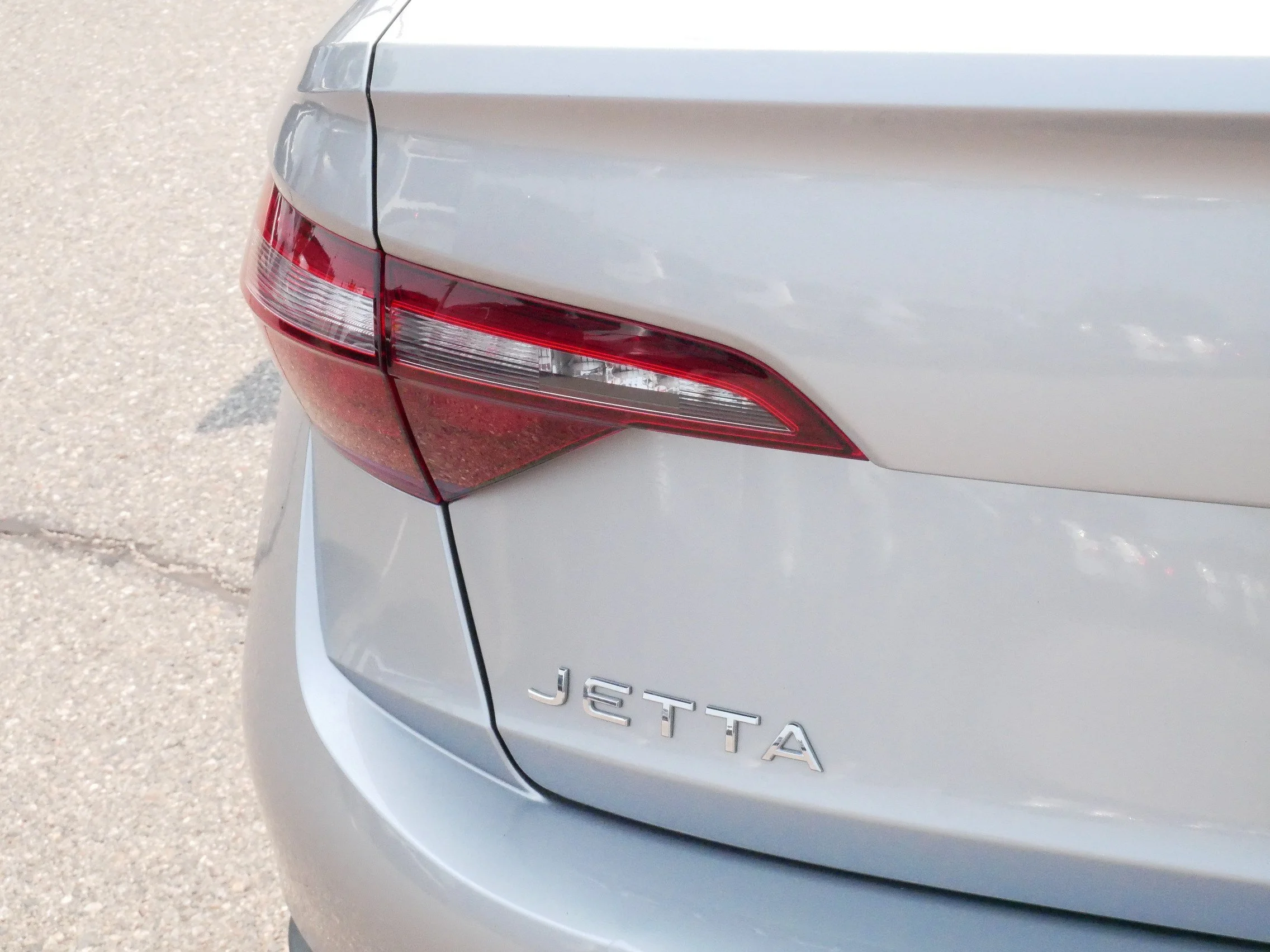 Used 2024 Pyrite Silver Metallic Volkswagen Sport image 17