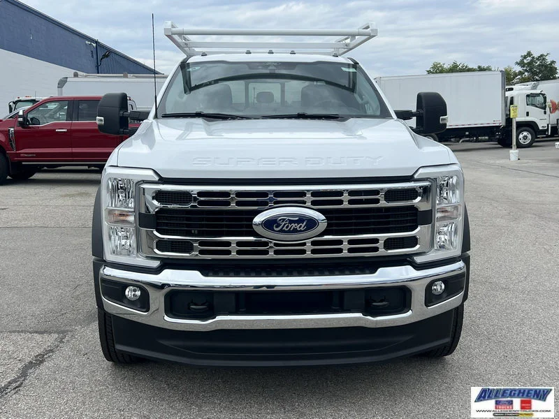 New 2026 Oxford White Ford F-550® XL image 3