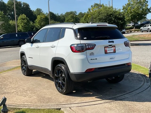 New 2026 Bright White Clearcoat Jeep Latitude image 5