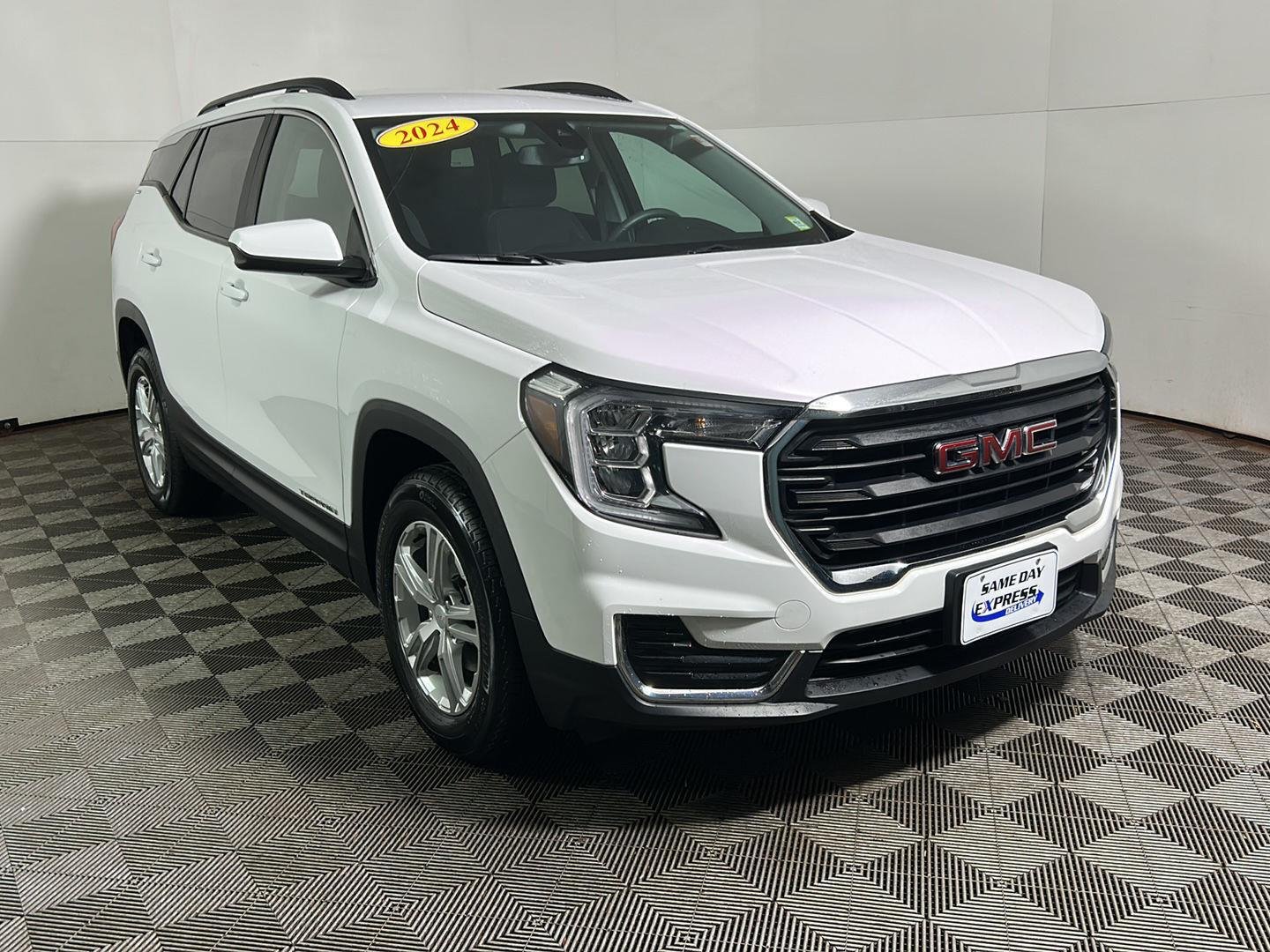 Used 2024 Summit White GMC SLE image 4
