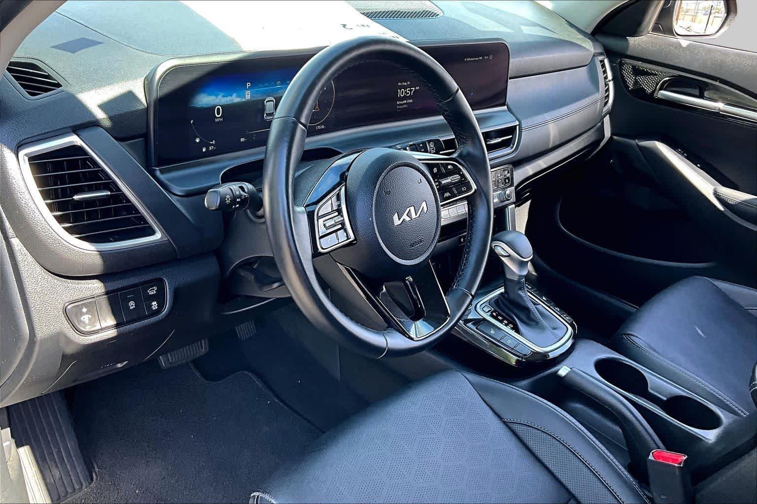 Used 2025 Gravity Gray Kia EX image 15