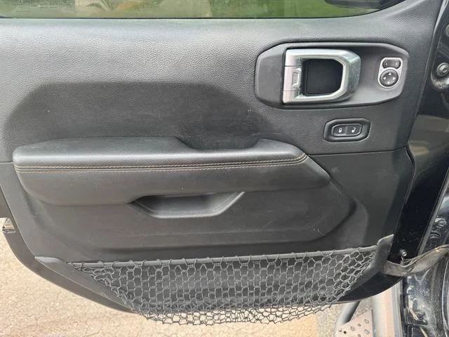 Used 2021 Black Jeep Mojave image 20