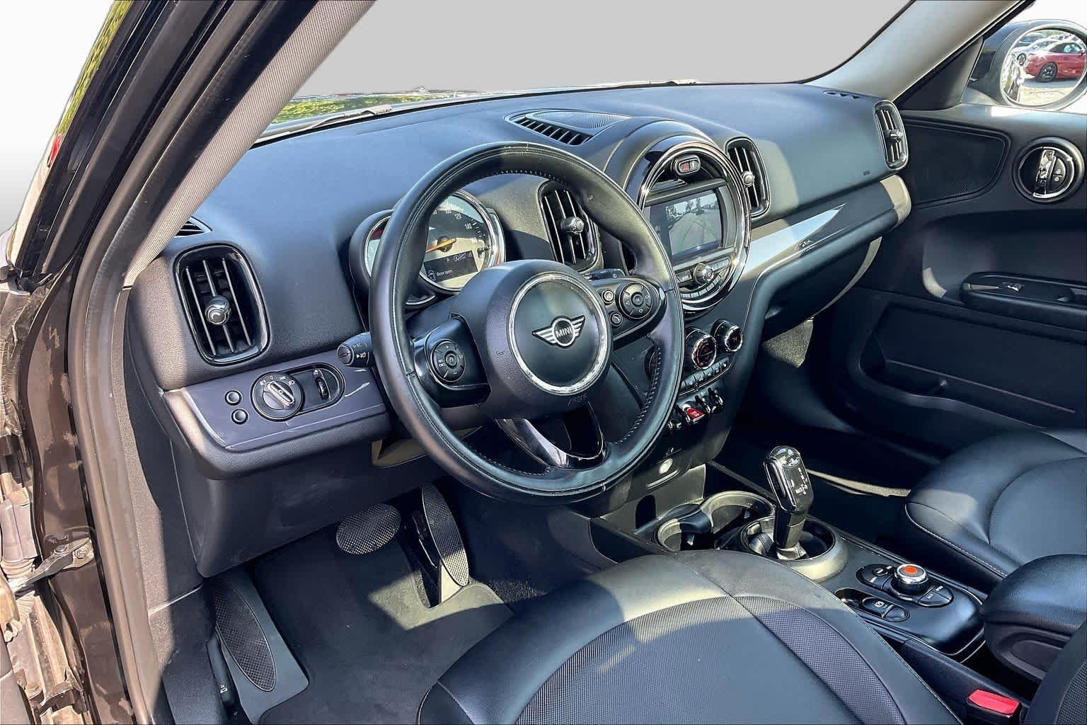 Used 2020 Midnight Black Metallic MINI Cooper image 17