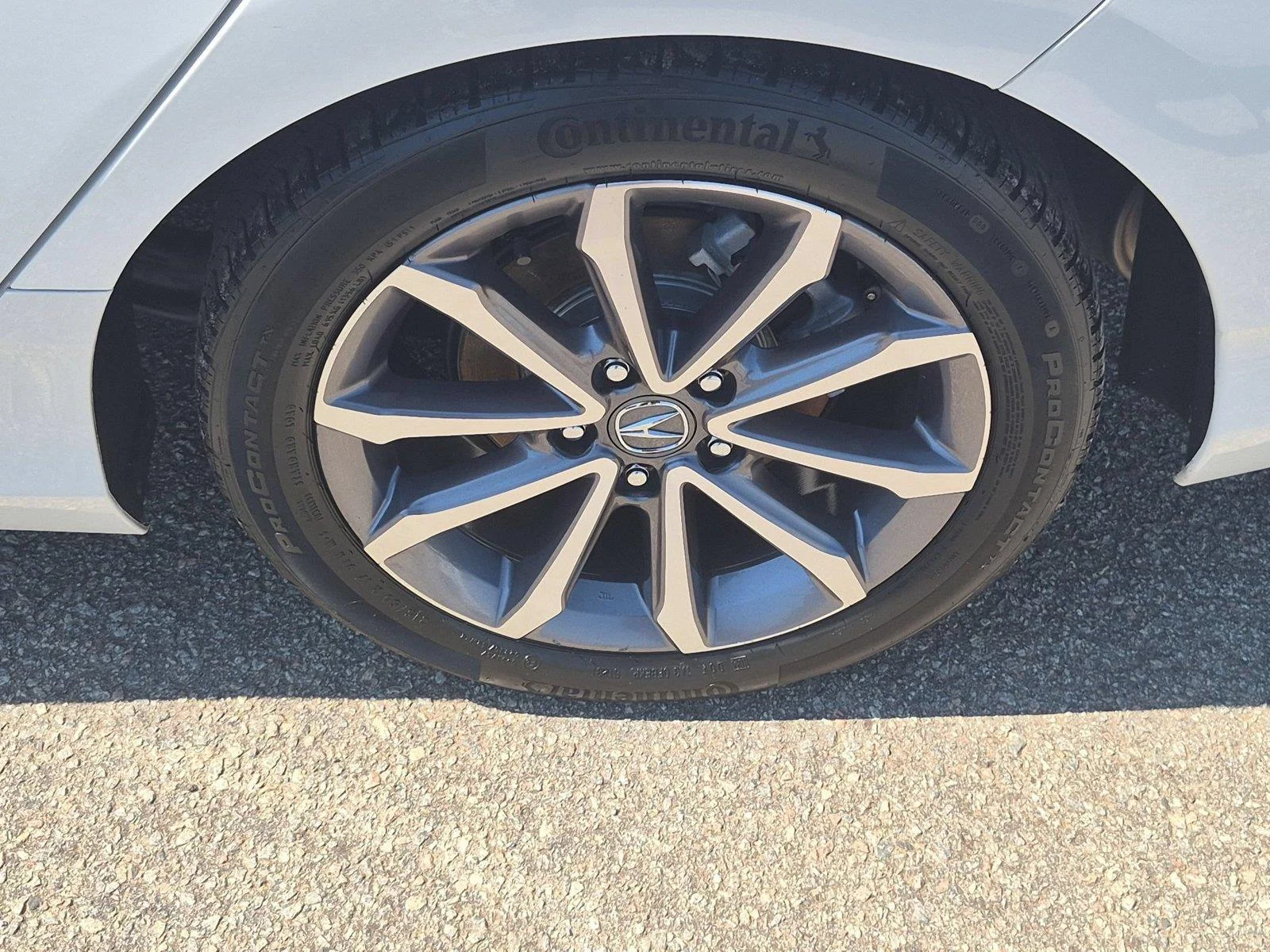 Used 2024 Platinum White Pearl Acura  image 10