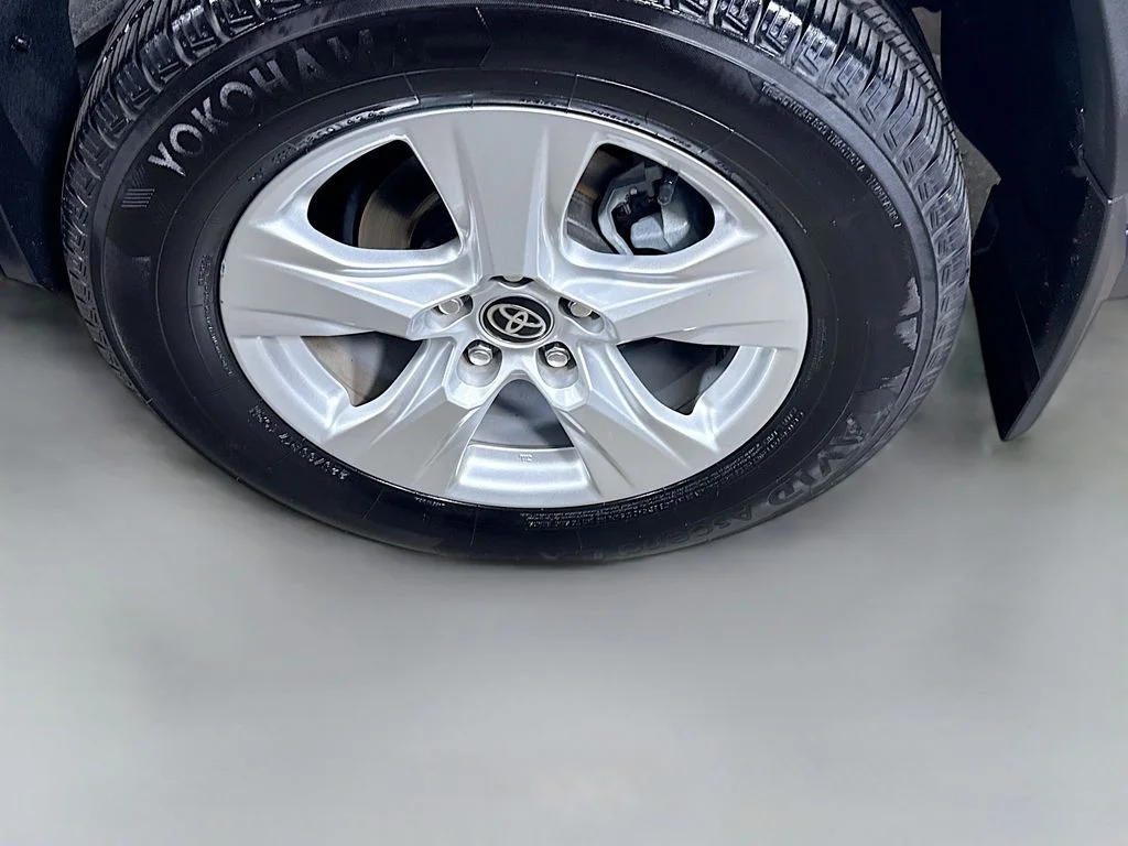 Used 2021 Magnetic Gray Metallic Toyota XLE image 9