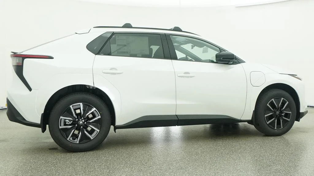 New 2026 Wind Chill Pearl Toyota XLE image 47