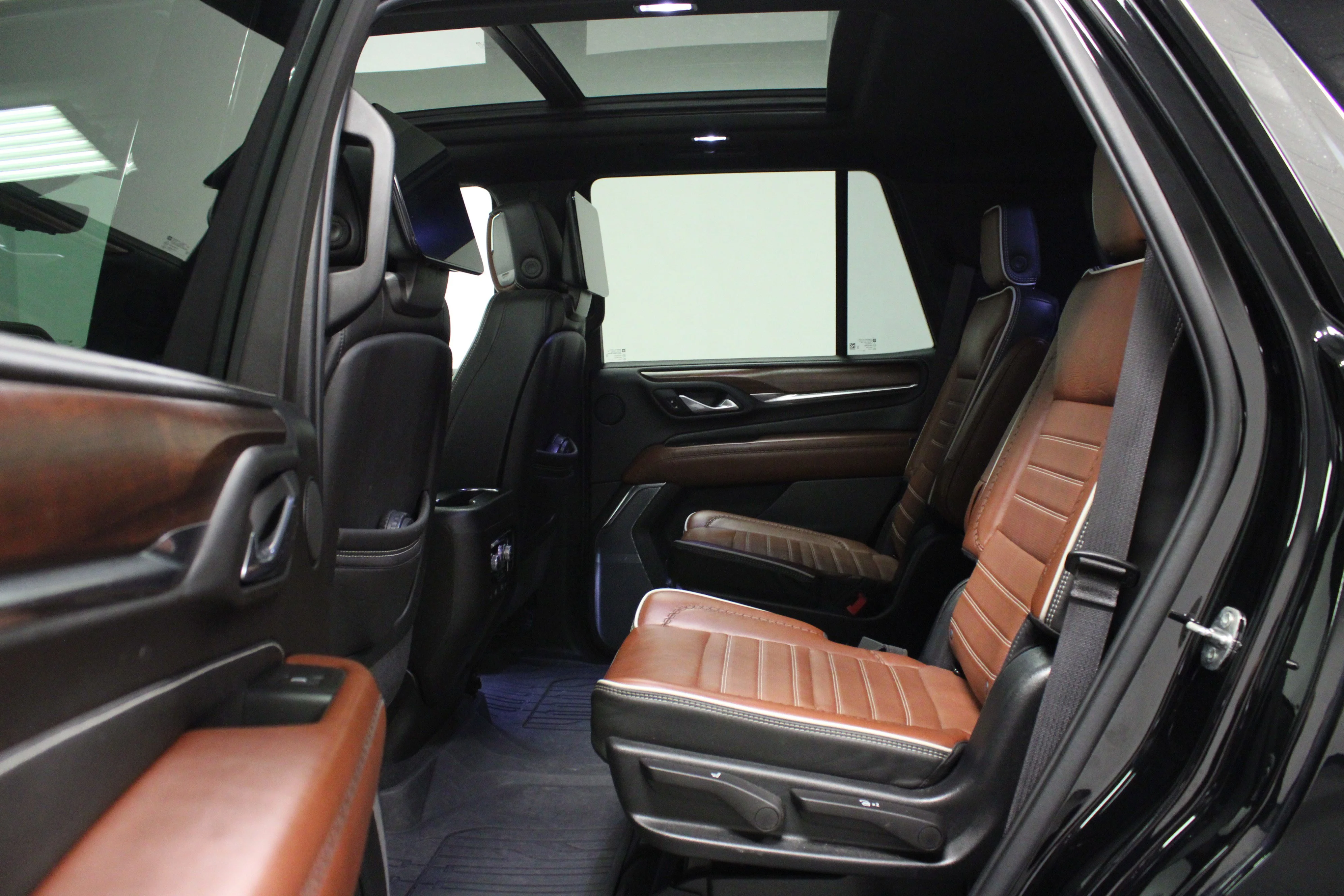 Used 2023 Onyx Black GMC Denali Ultimate image 12