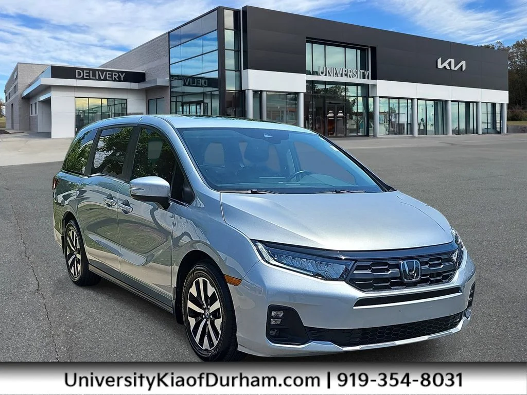 Used 2025  Honda EX-L image 1